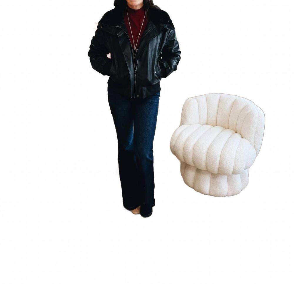 NEW BLUIVY the break-the-pattern leather jacket in black
